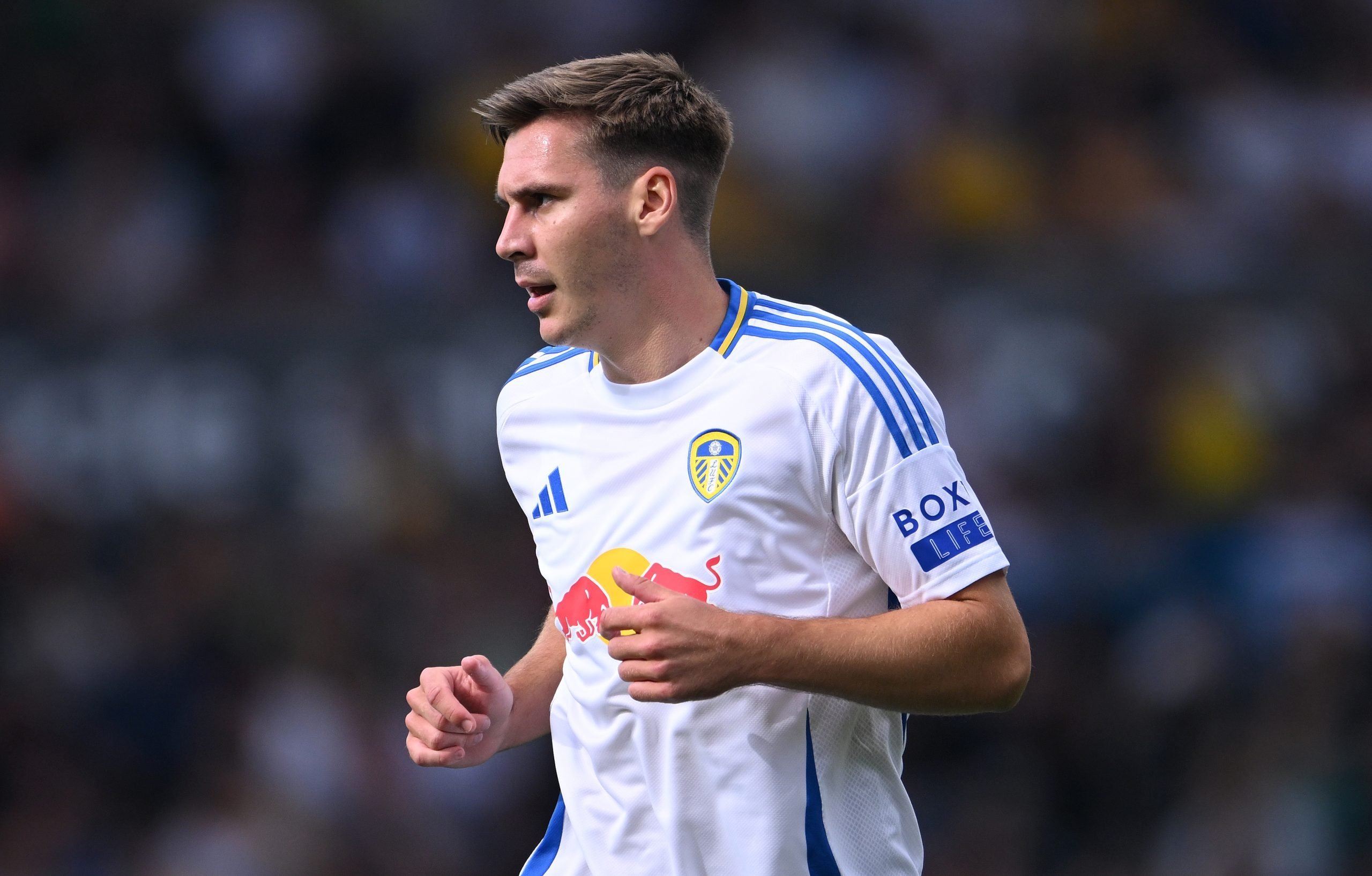 官方：利兹联中卫沃贝尔租借加盟云达不莱梅，租期为一年