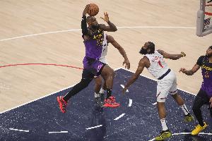 开云体育-名记：现在快船显然比湖人更强 湖人有太多不确定性了